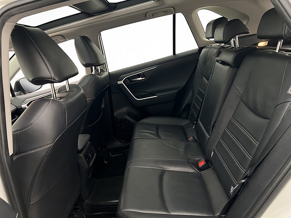 Toyota RAV4 28 of 30