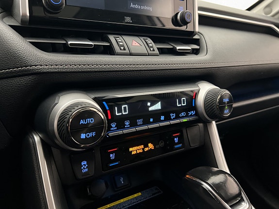 Toyota RAV4 24 of 30