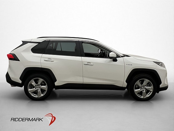 Toyota RAV4 4 of 30