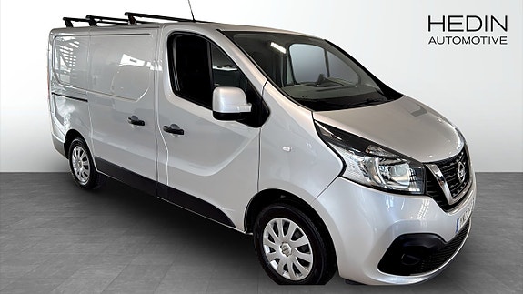 Nissan NV300 8 of 9