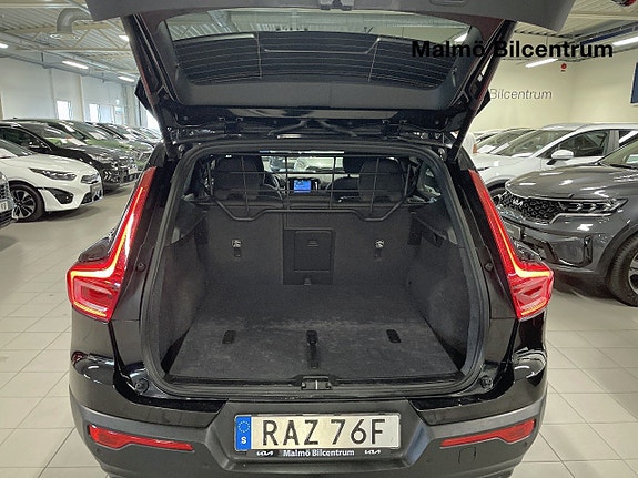 Volvo XC40 7 of 19