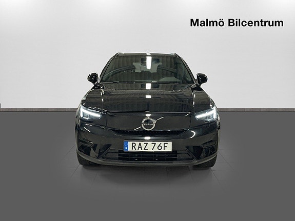 Volvo XC40 6 of 19