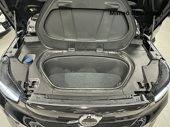 Volvo XC40 12 of 19