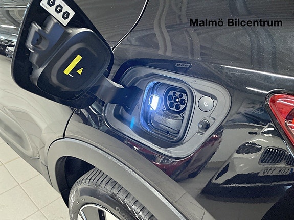 Volvo XC40 9 of 19