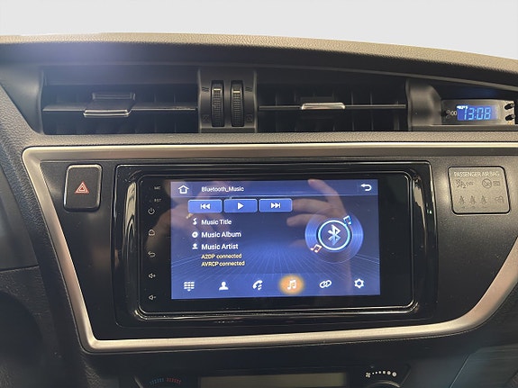 Toyota Auris 14 of 21
