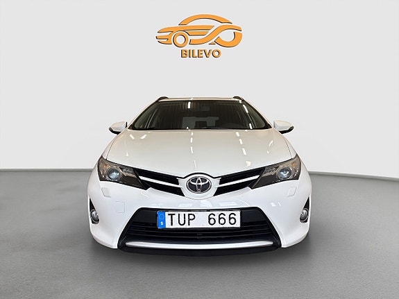 Toyota Auris 9 of 21