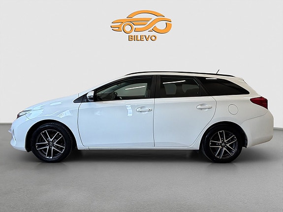 Toyota Auris 7 of 21