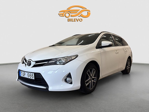 Toyota Auris 8 of 21