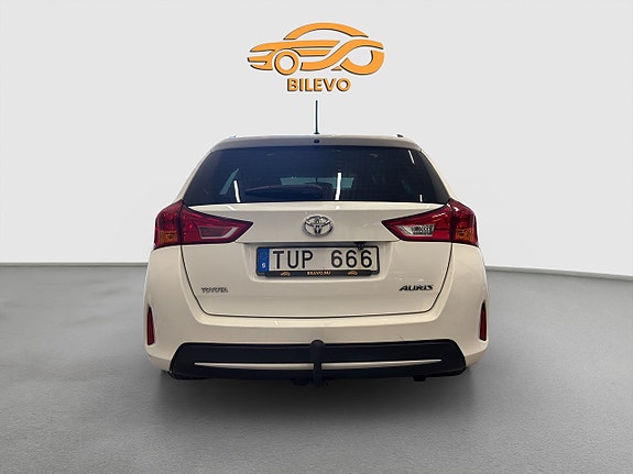 Toyota Auris 4 of 21