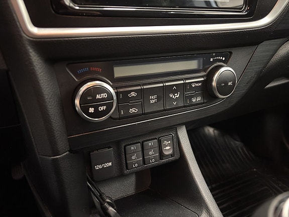 Toyota Auris 16 of 21