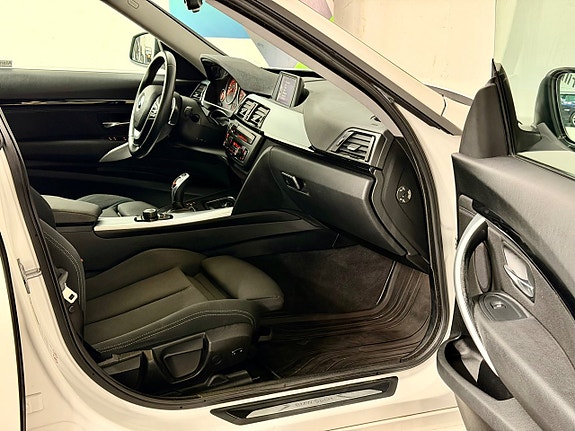 BMW 320d 10 of 18