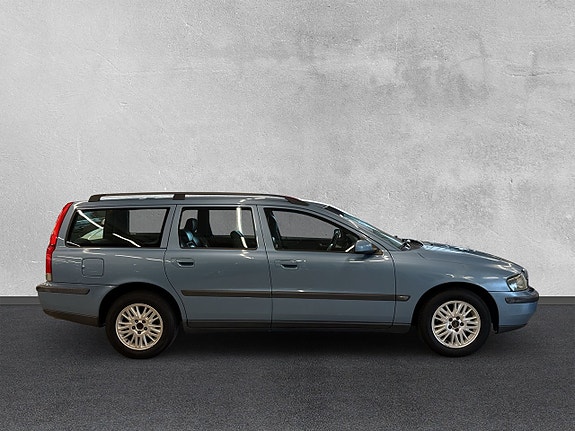 Volvo V70 6 of 26