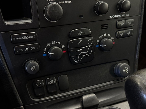 Volvo V70 18 of 26
