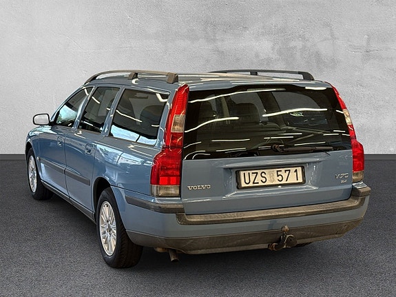 Volvo V70 3 of 26