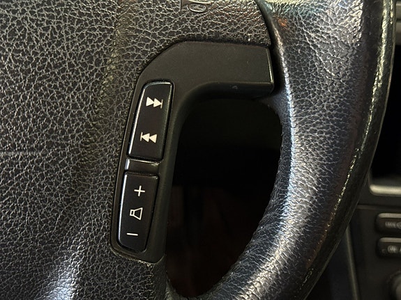 Volvo V70 16 of 26
