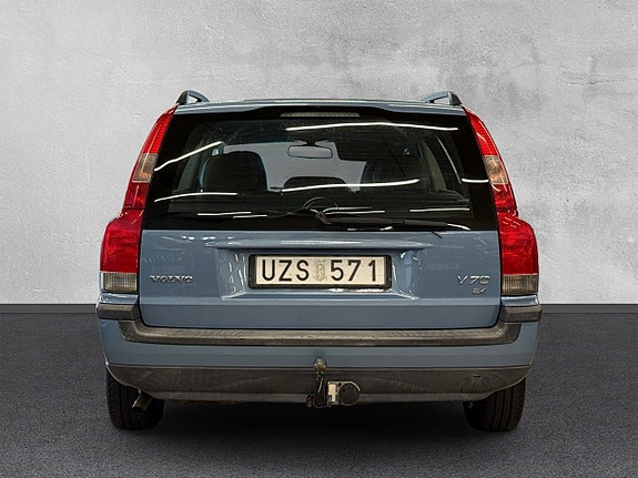 Volvo V70 4 of 26