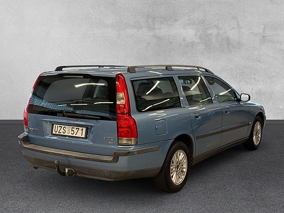 Volvo V70 5 of 26
