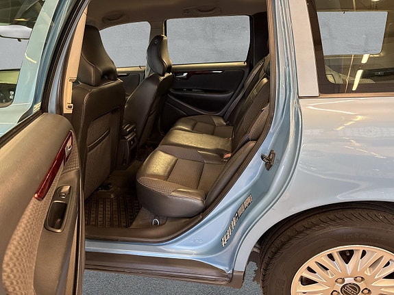 Volvo V70 11 of 26