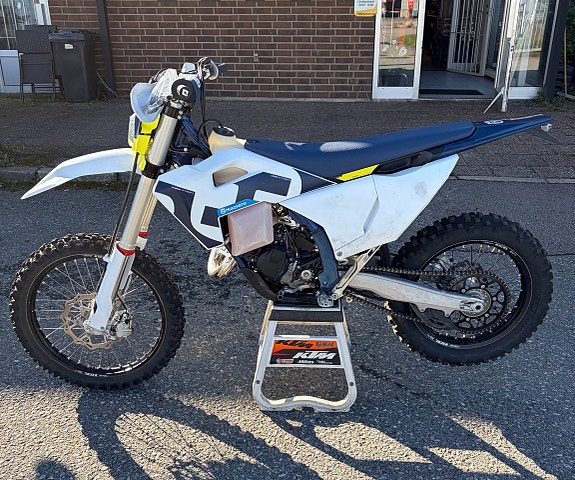 Husqvarna TE 150 2026 2 of 6