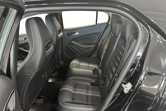 Mercedes-Benz GLA180 9 of 12