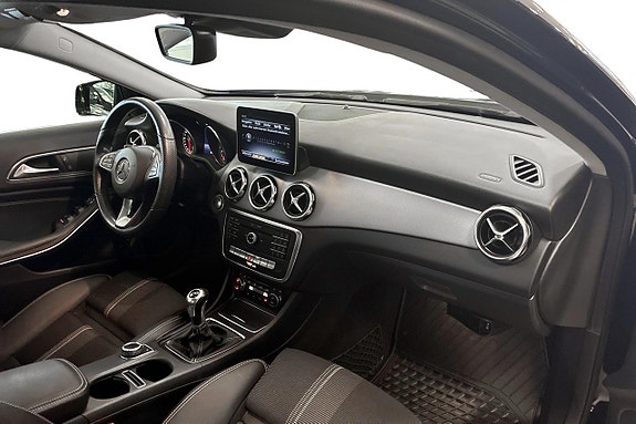 Mercedes-Benz GLA180 10 of 12