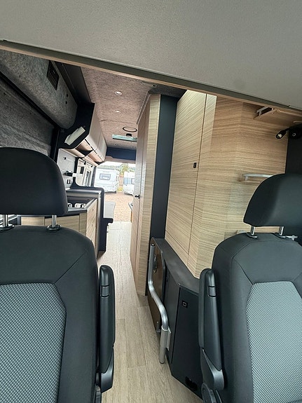 Hobby MAXIA VAN 680 DT 11 of 17