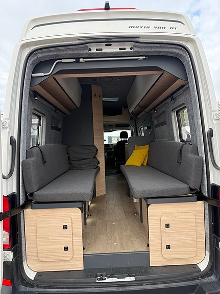 Hobby MAXIA VAN 680 DT 4 of 17