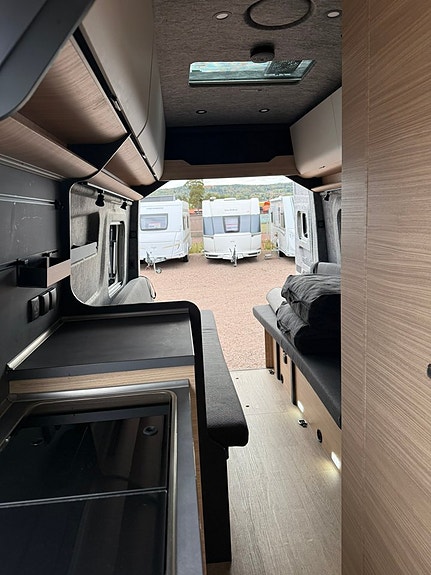 Hobby MAXIA VAN 680 DT 16 of 17