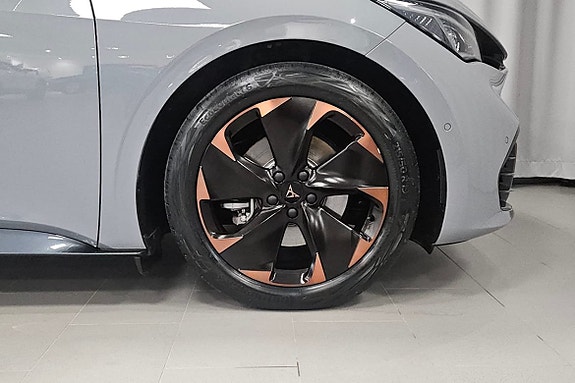 Cupra Born 5 of 13