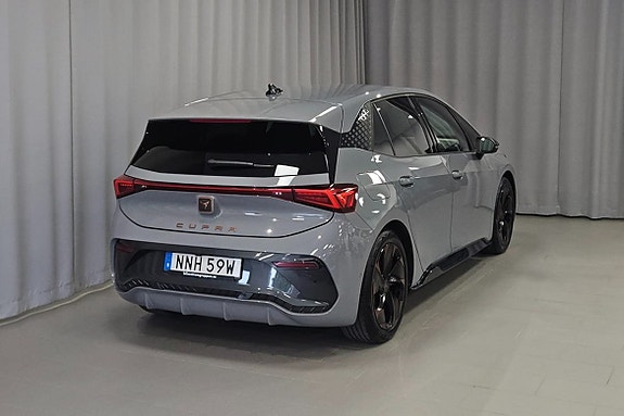 Cupra Born 3 of 13