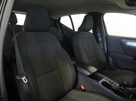 Volvo XC40 9 of 24