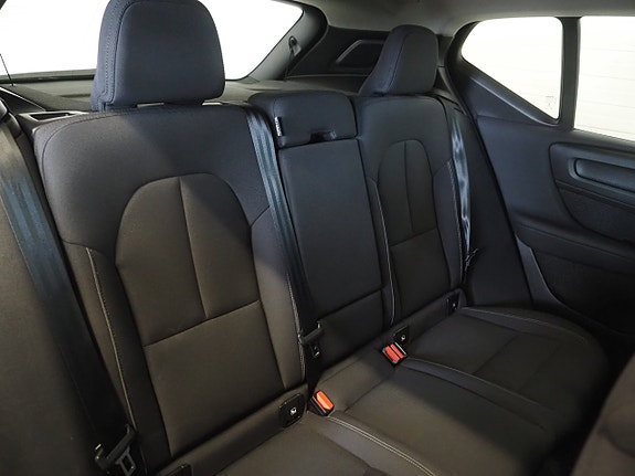 Volvo XC40 18 of 24