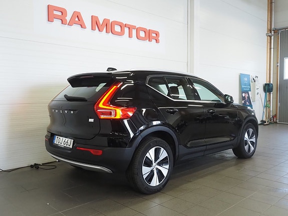 Volvo XC40 5 of 24
