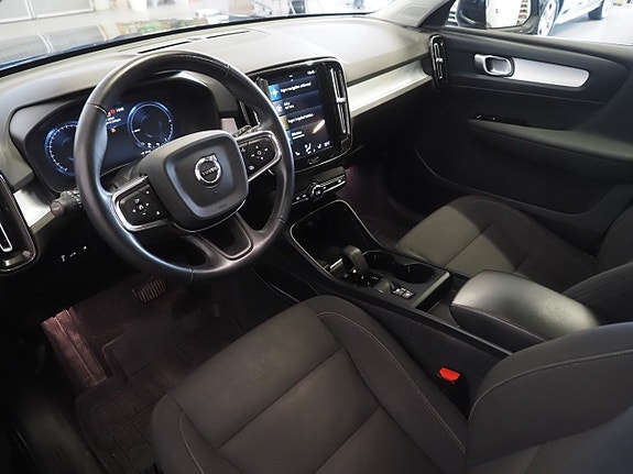 Volvo XC40 14 of 24