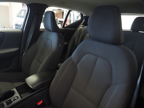 Volvo XC40 15 of 24