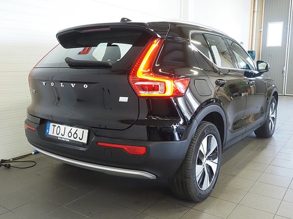 Volvo XC40 6 of 24