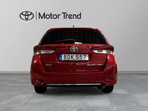Toyota Auris 4 of 19