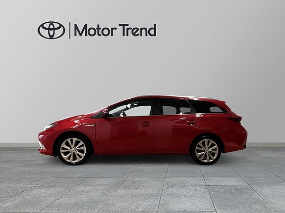 Toyota Auris 3 of 19