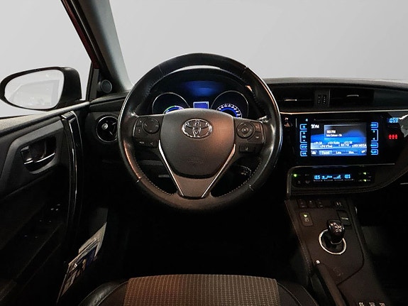Toyota Auris 10 of 19