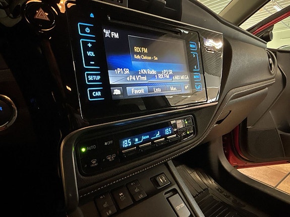 Toyota Auris 13 of 19