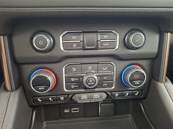 Chevrolet Tahoe 21 of 24