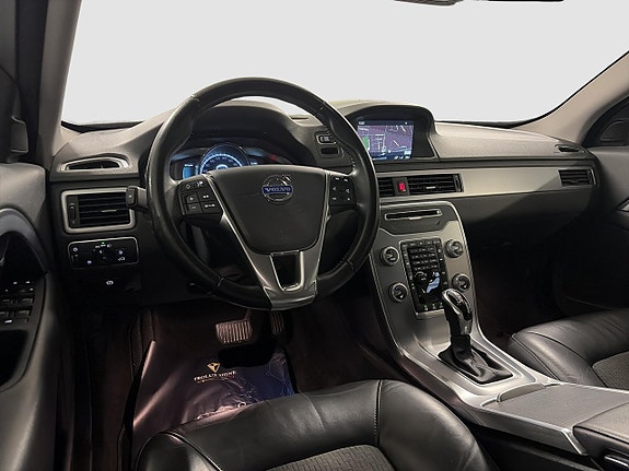 Volvo V70 12 of 17
