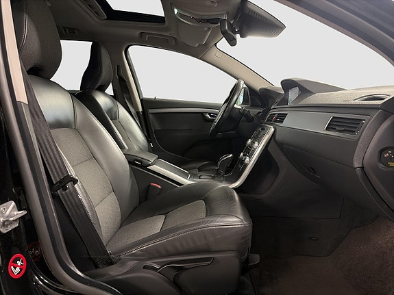 Volvo V70 4 of 17