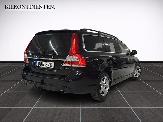 Volvo V70 3 of 17
