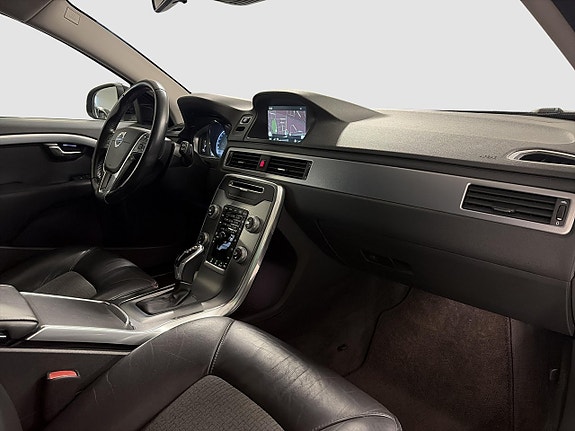 Volvo V70 5 of 17