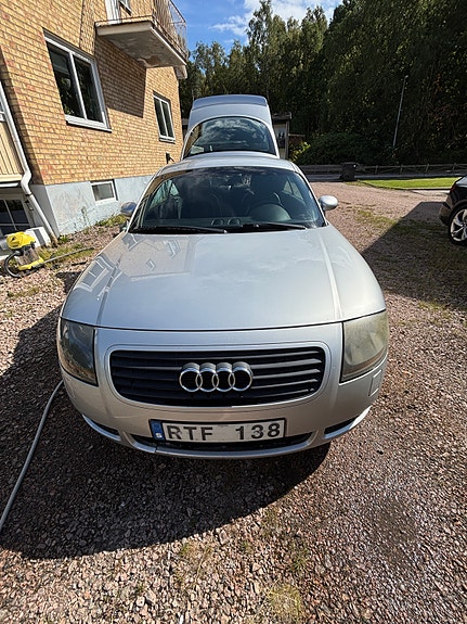 Audi TT 3 of 10