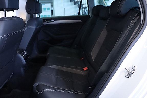 Volkswagen Passat Alltrack 21 of 24