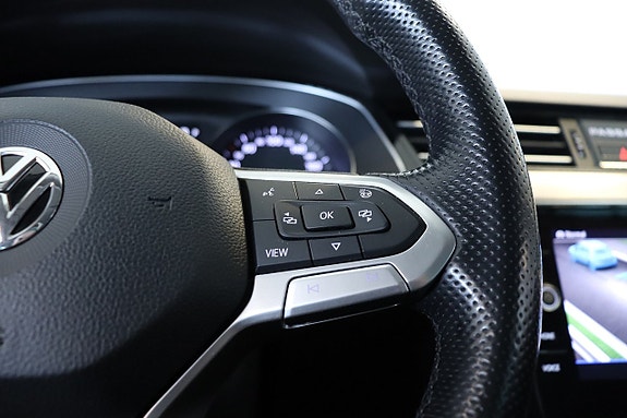 Volkswagen Passat Alltrack 13 of 24
