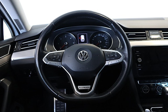 Volkswagen Passat Alltrack 11 of 24