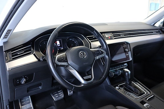 Volkswagen Passat Alltrack 10 of 24